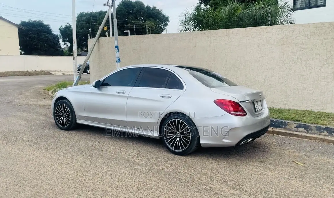 Mercedes-Benz C300 2016 Silver