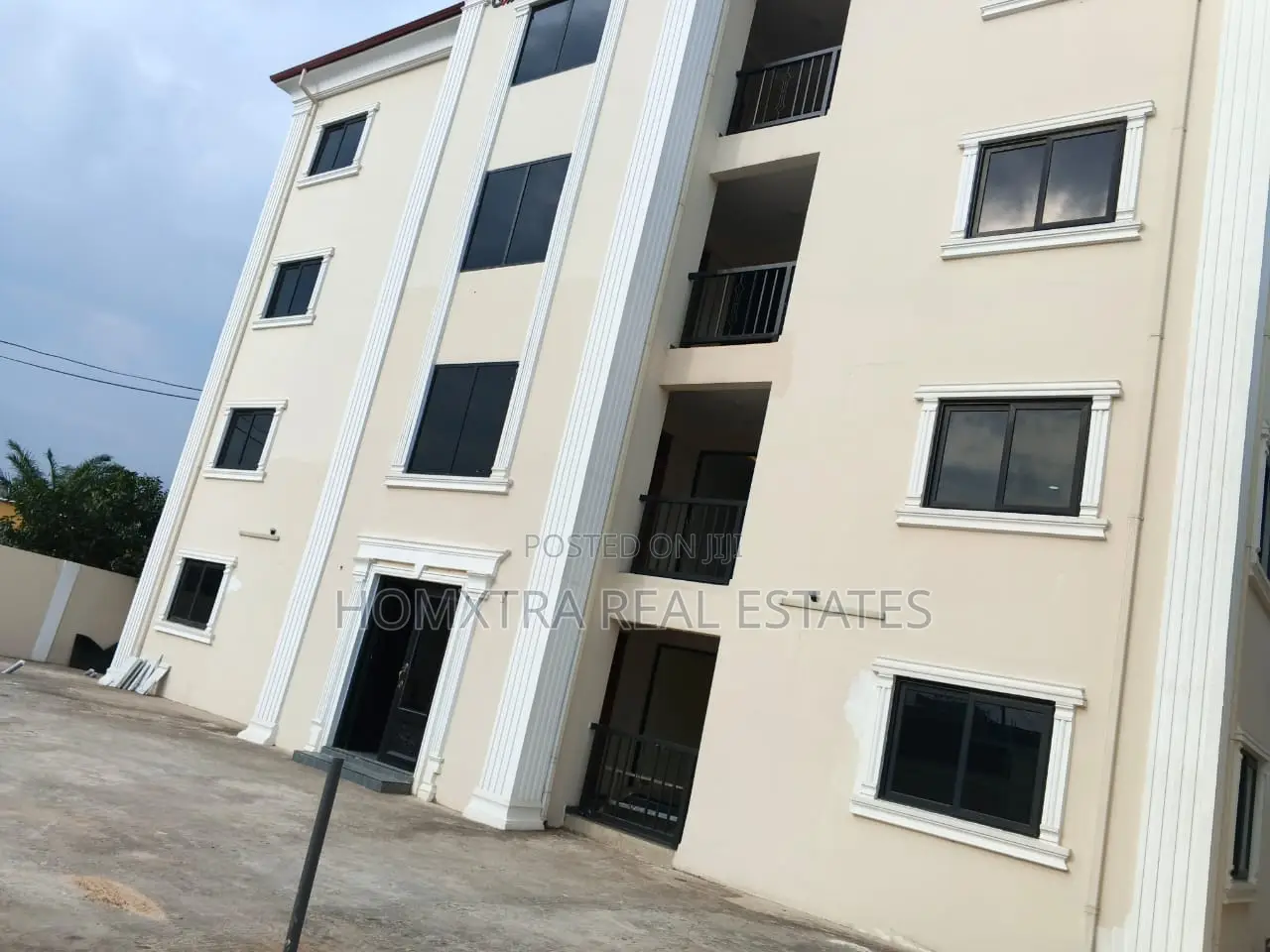 3bdrm Apartment in Homxtra Real Estates, Overhead for rent