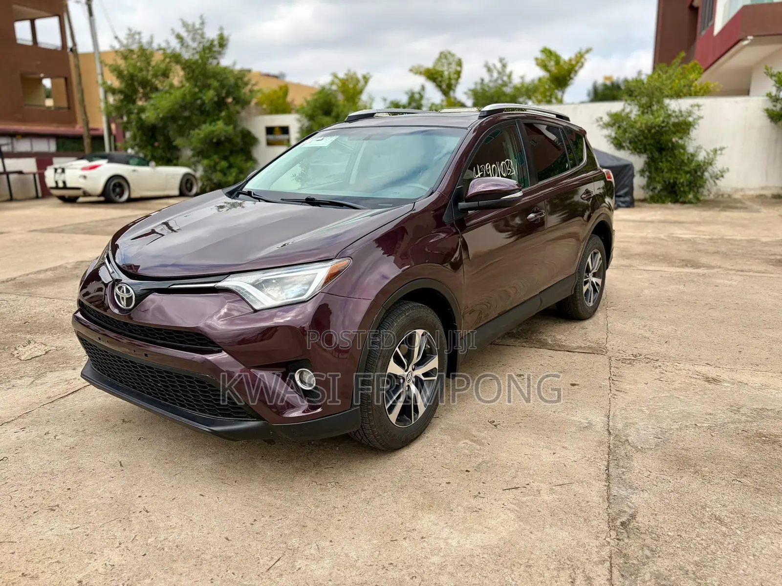 Toyota RAV4 XLE 4dr SUV (2.5L 4cyl 6A) 2018 Brown