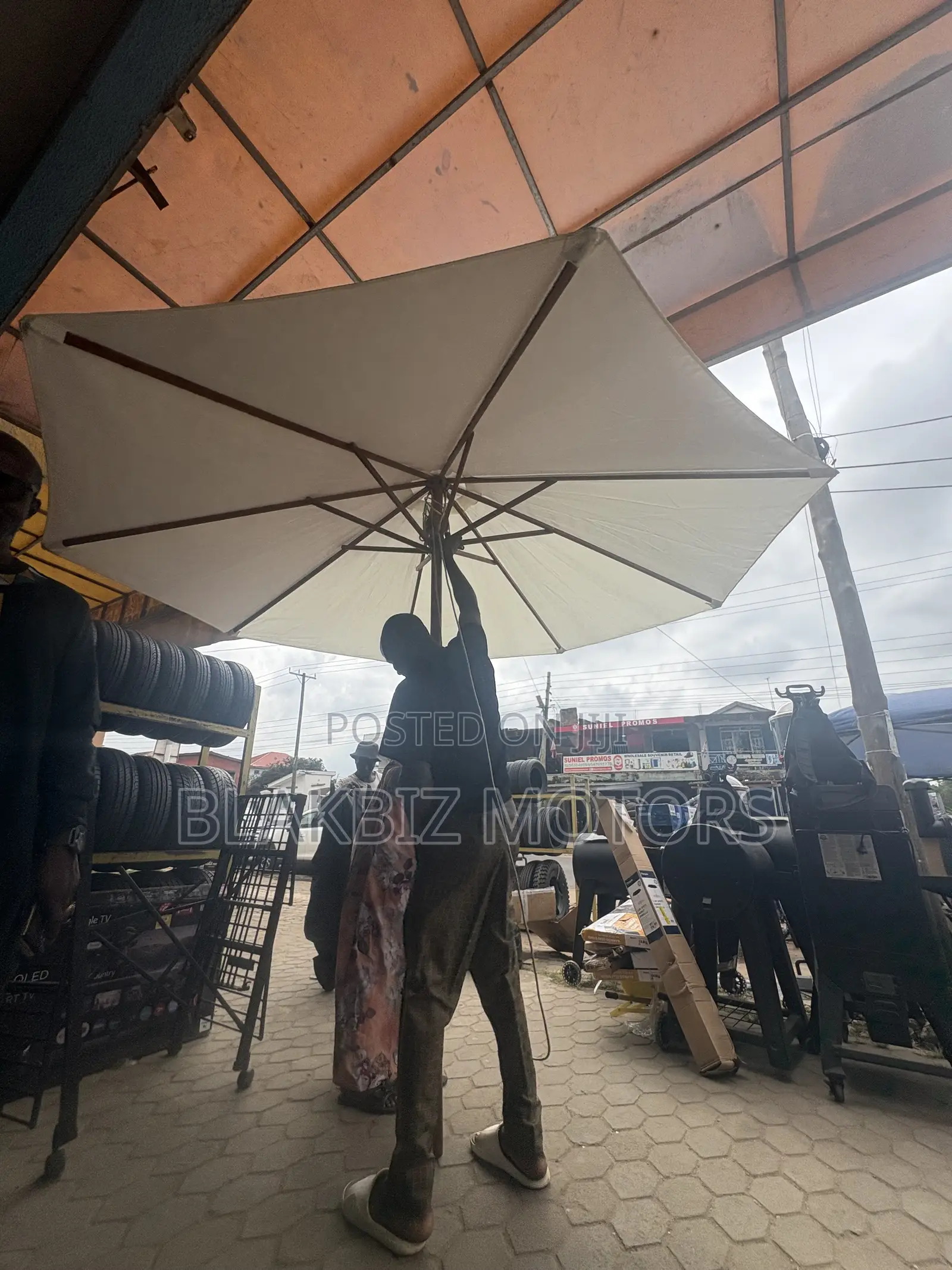 Luxury 3m Wooden Market Patio Umbrella – Heavy-Duty Outdoor Shade