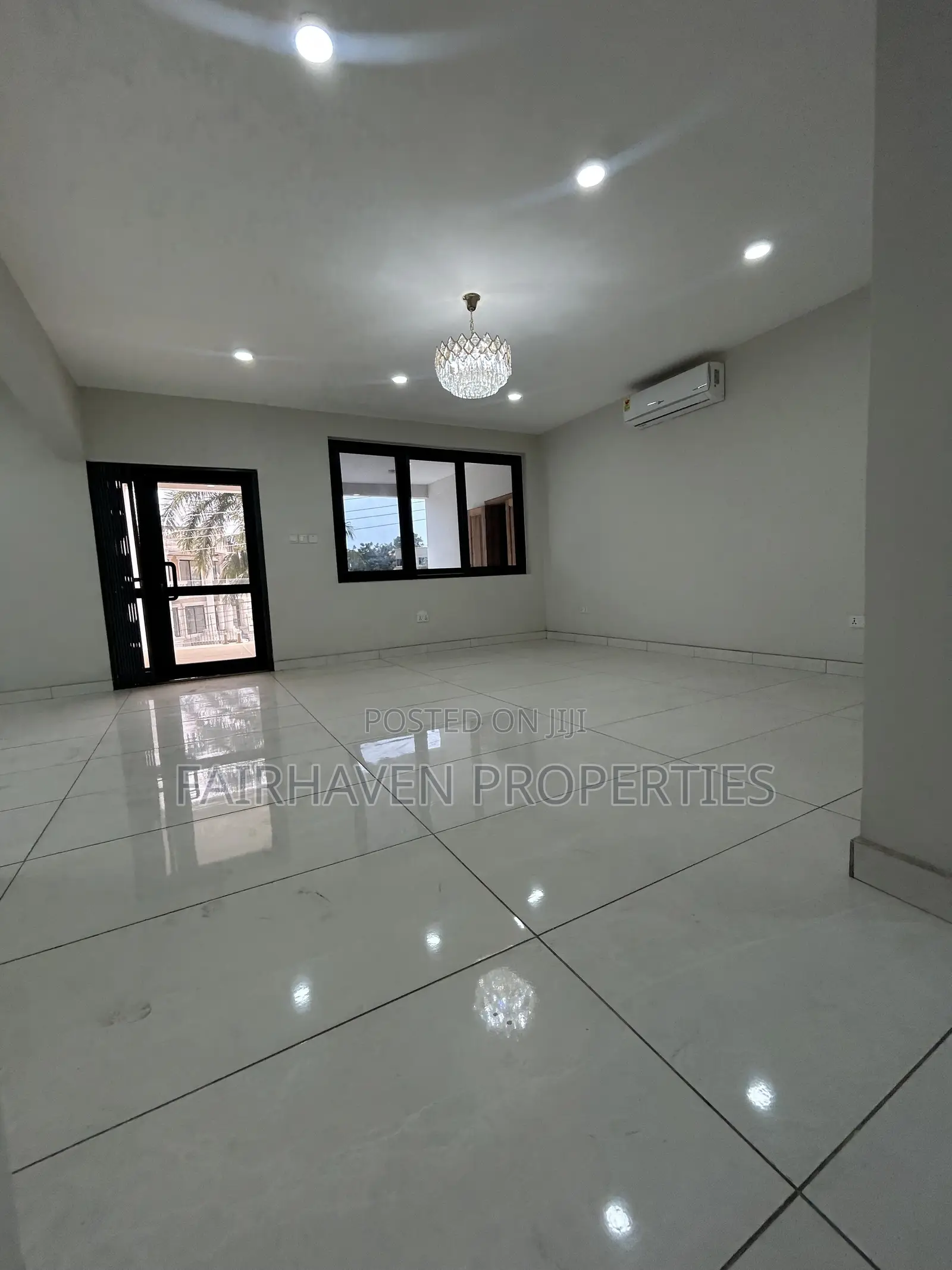3bdrm Apartment in A&C Mall, East Legon for rent