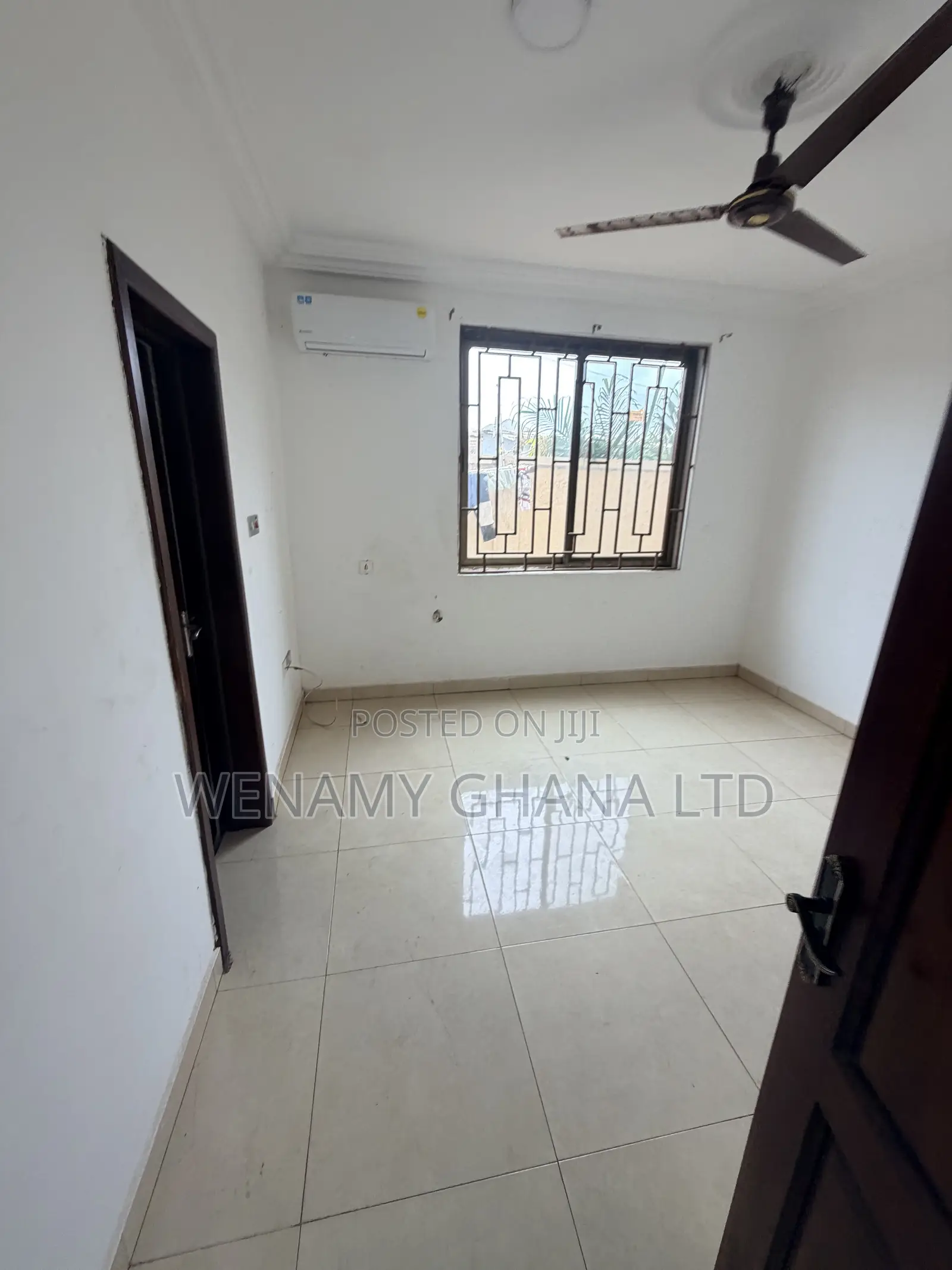 2bdrm Apartment in Community 25 Palace for rent