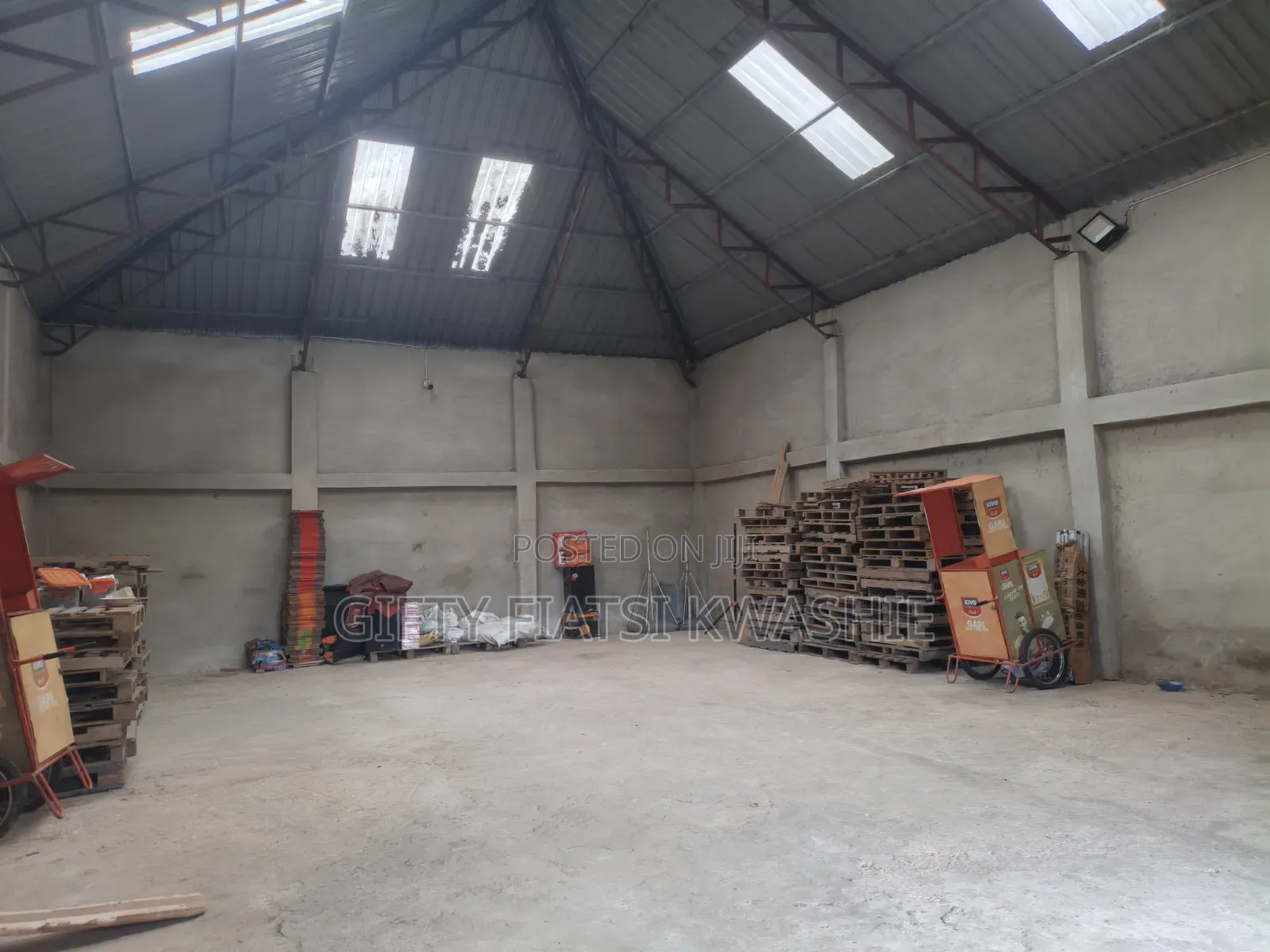 Warehouse for Rent at Abinkyi