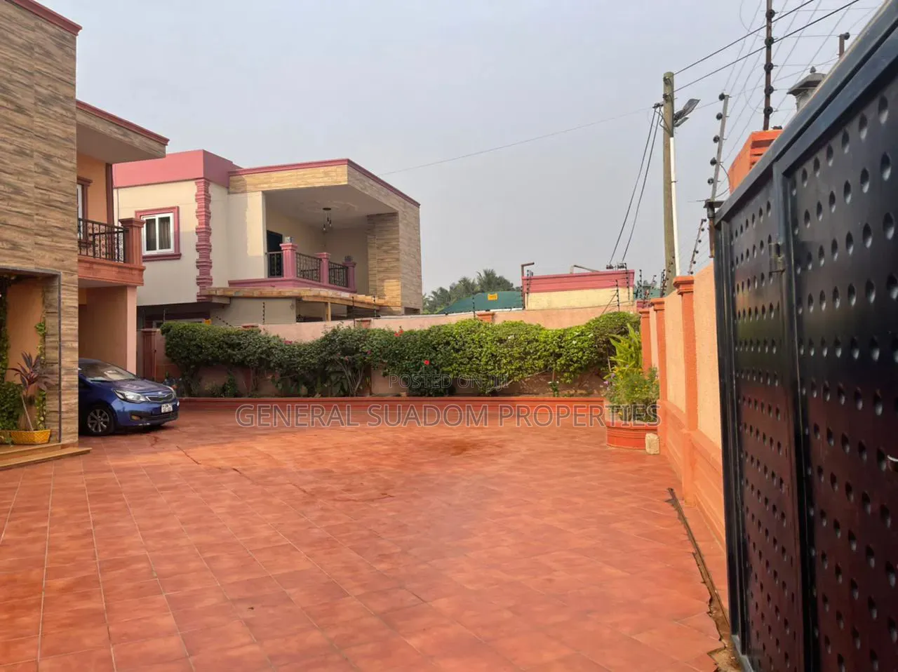 4bdrm Duplex in East Street, Boundary Road Area for sale