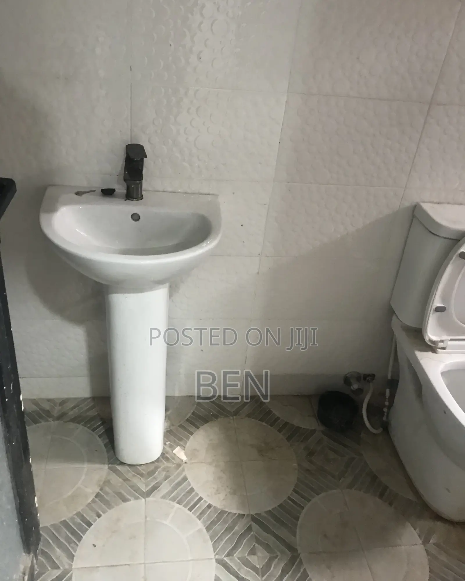 1bdrm Apartment in Isreal Alhaji, Mile 7 for rent