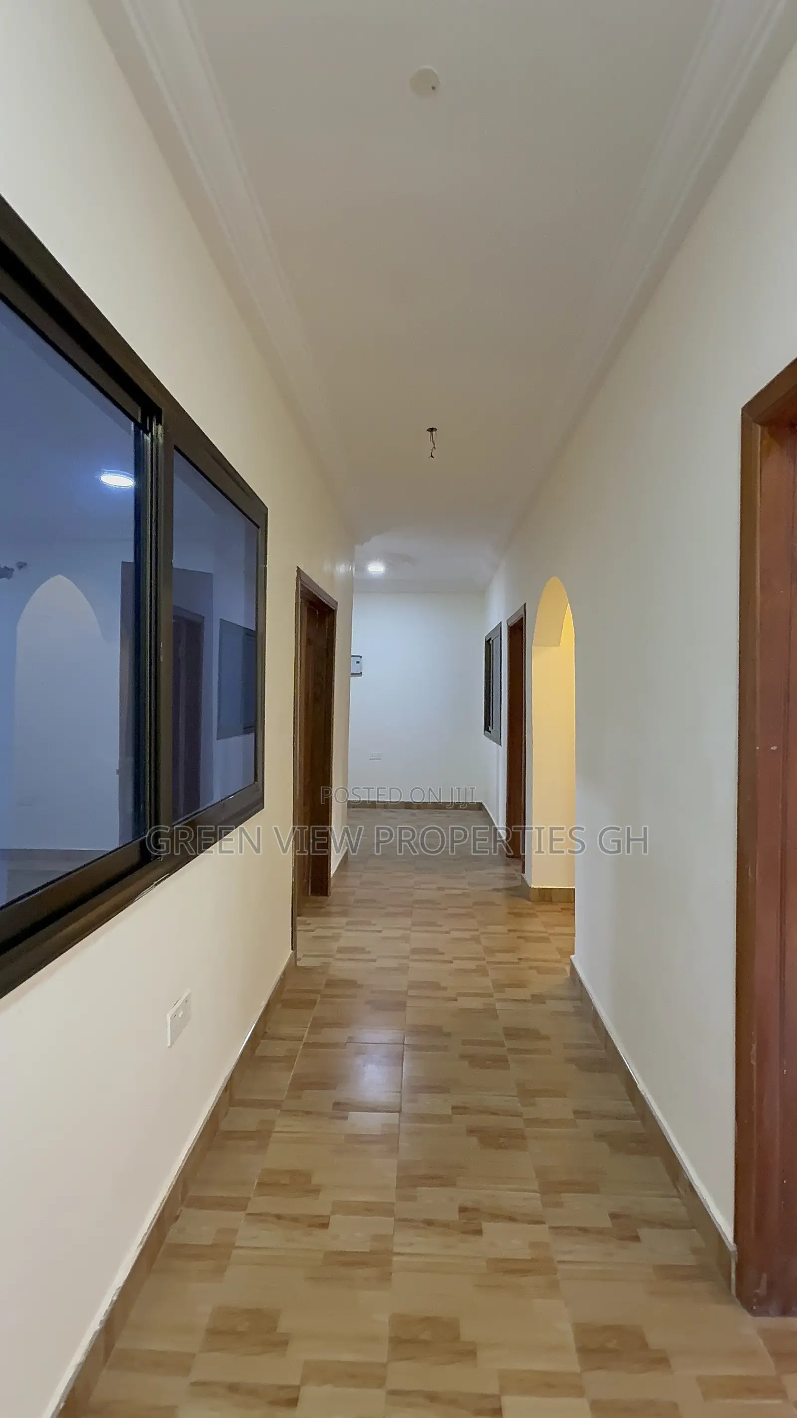 2bdrm Apartment in West Hills Mall Area for rent