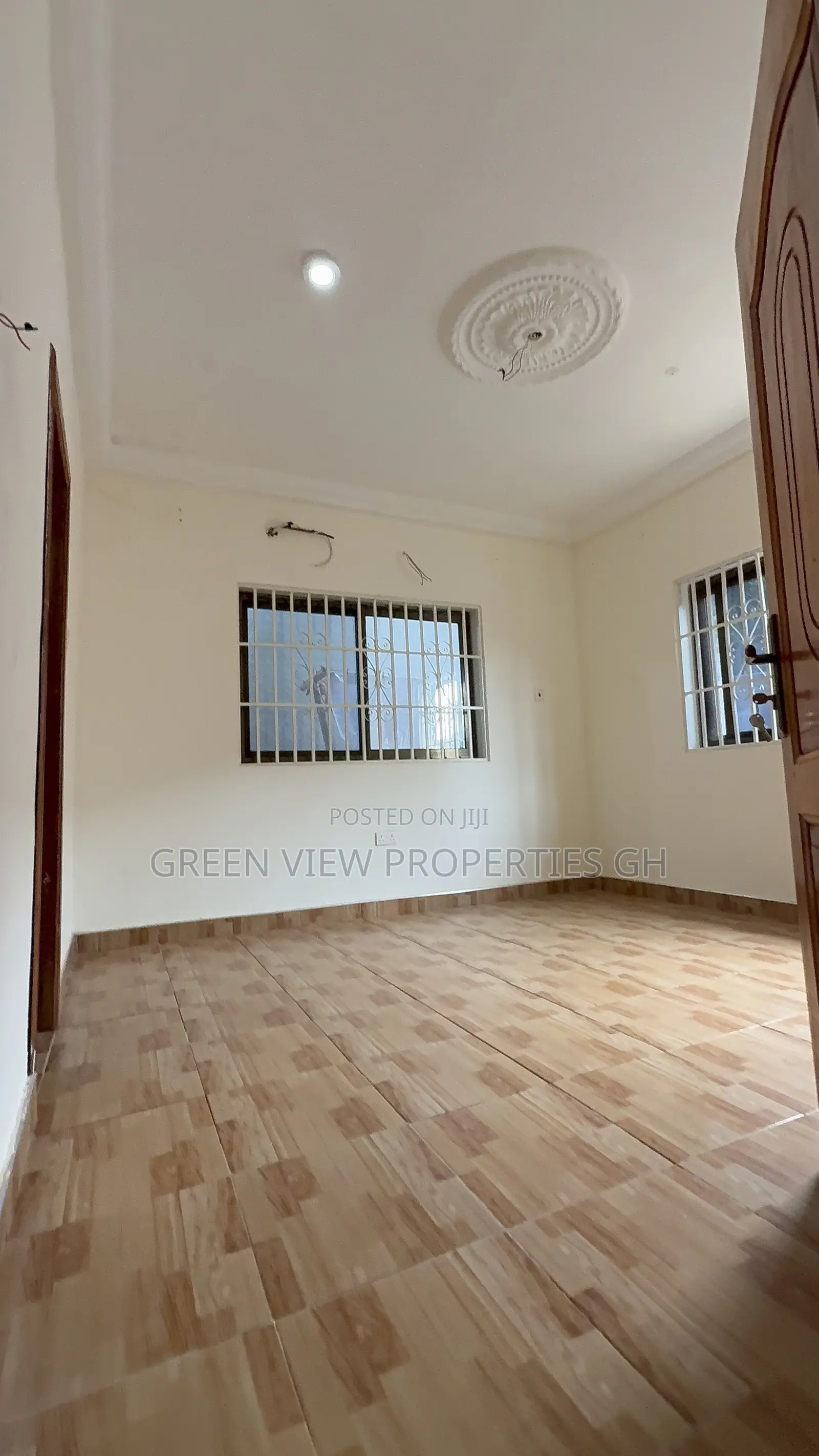 2bdrm Apartment in West Hills Mall Area for rent