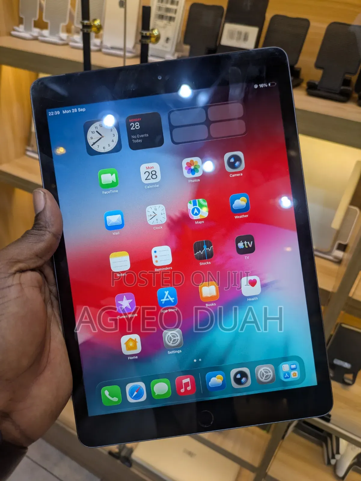 New Apple iPad 10.2 (2021) 128 GB Gray