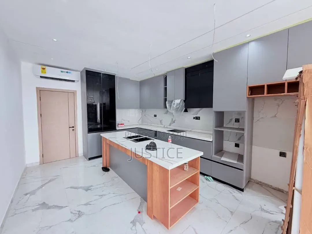 4bdrm House in Ashaley Botwe, School Junction for sale