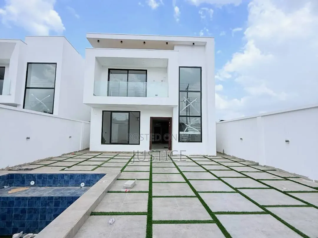 4bdrm House in Ashaley Botwe, School Junction for sale