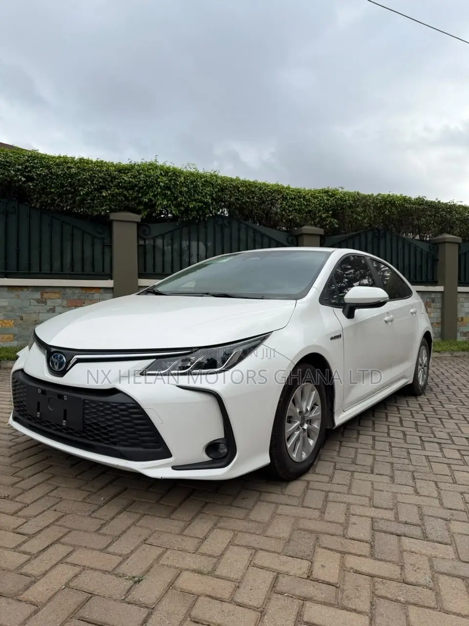 Toyota Corolla Hybrid LE AWD 2024 White