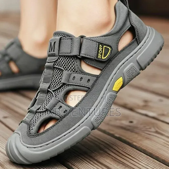 Adjustable Hook‐Loop Breathable Mesh
Walking Casual Sandals