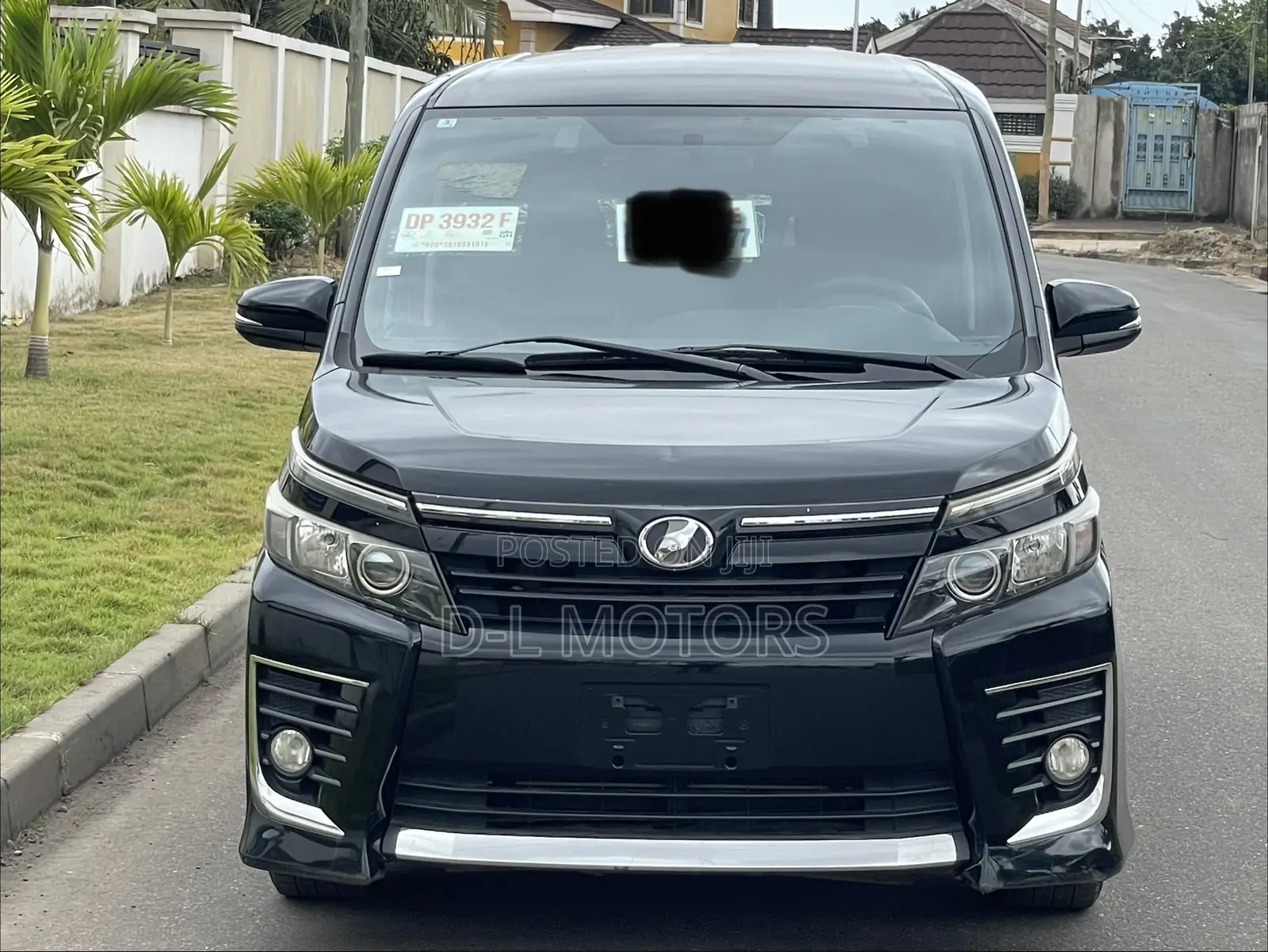 Toyota Voxy X 4WD 7-Seater 2014 Black