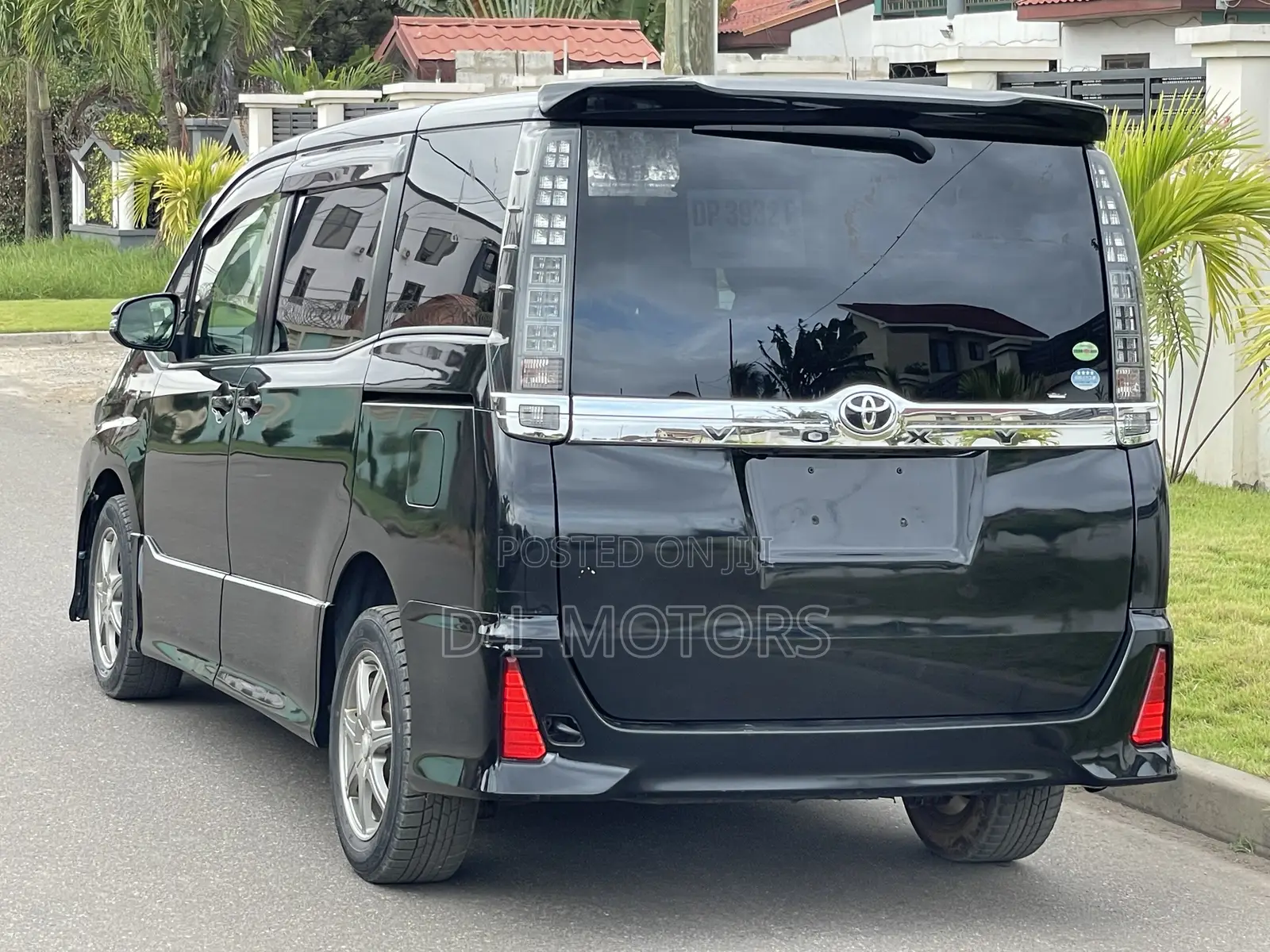 Toyota Voxy X 4WD 7-Seater 2014 Black