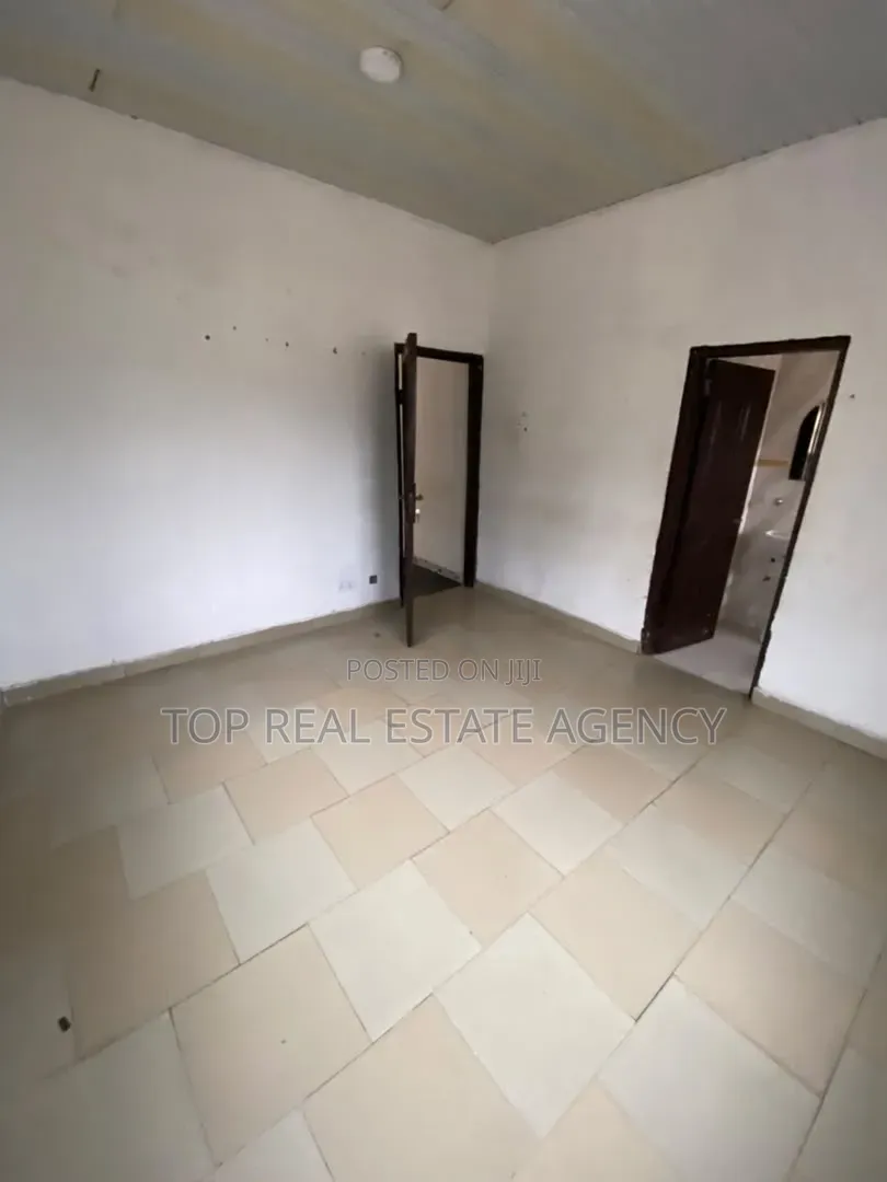 1bdrm Apartment in Sowutuom, Israel Park for rent