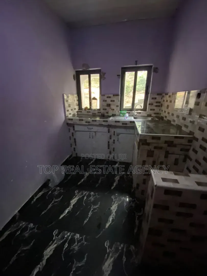 1bdrm Apartment in Sowutuom, Israel Park for rent