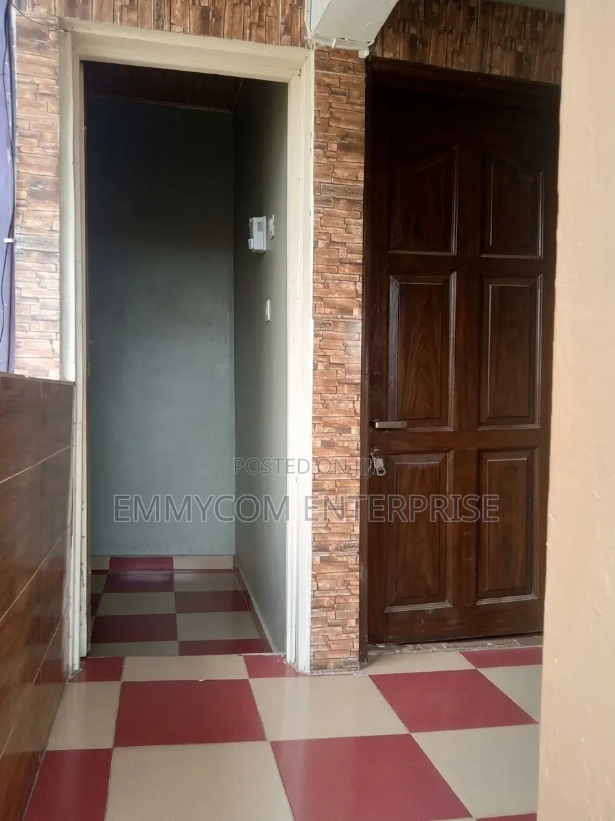 1bdrm Room & Parlour in Gomoa East for rent