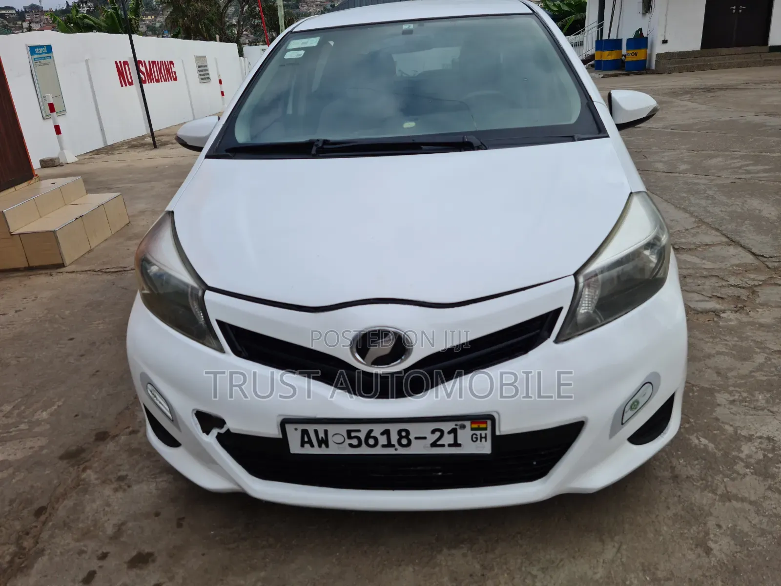 Toyota Vitz 2013 Off white
