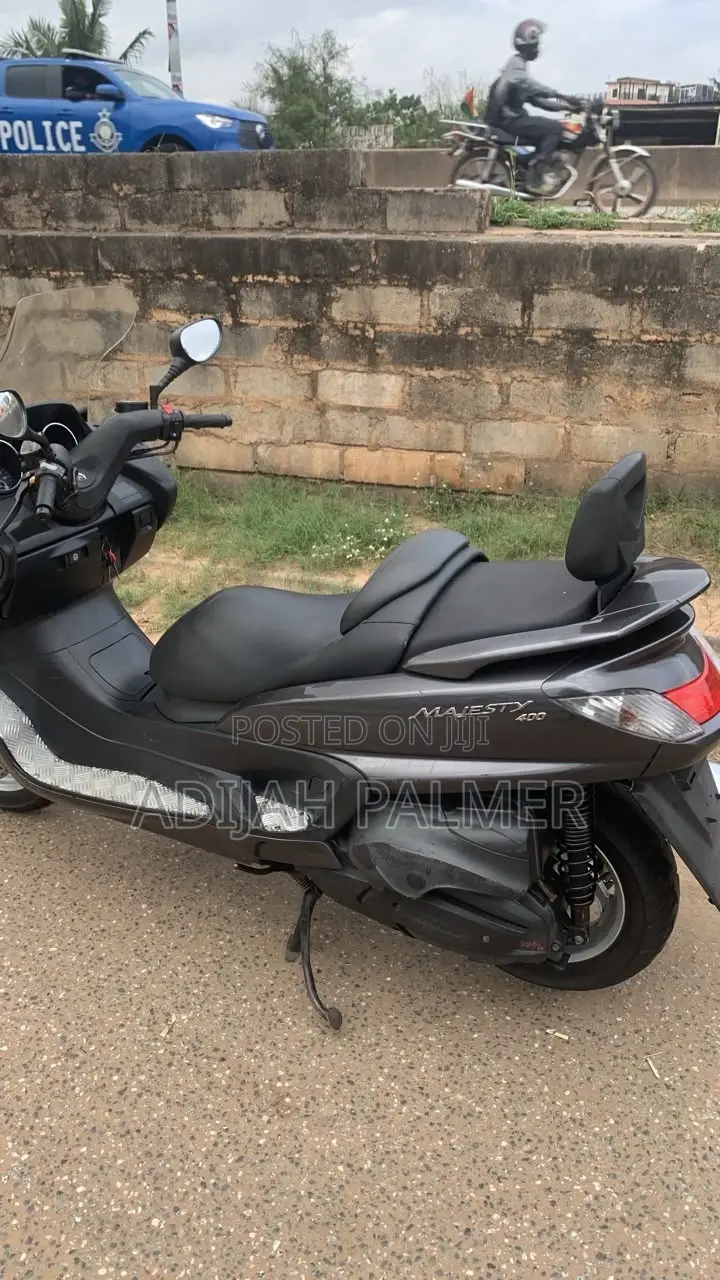 Yamaha Majesty 2023 Gray