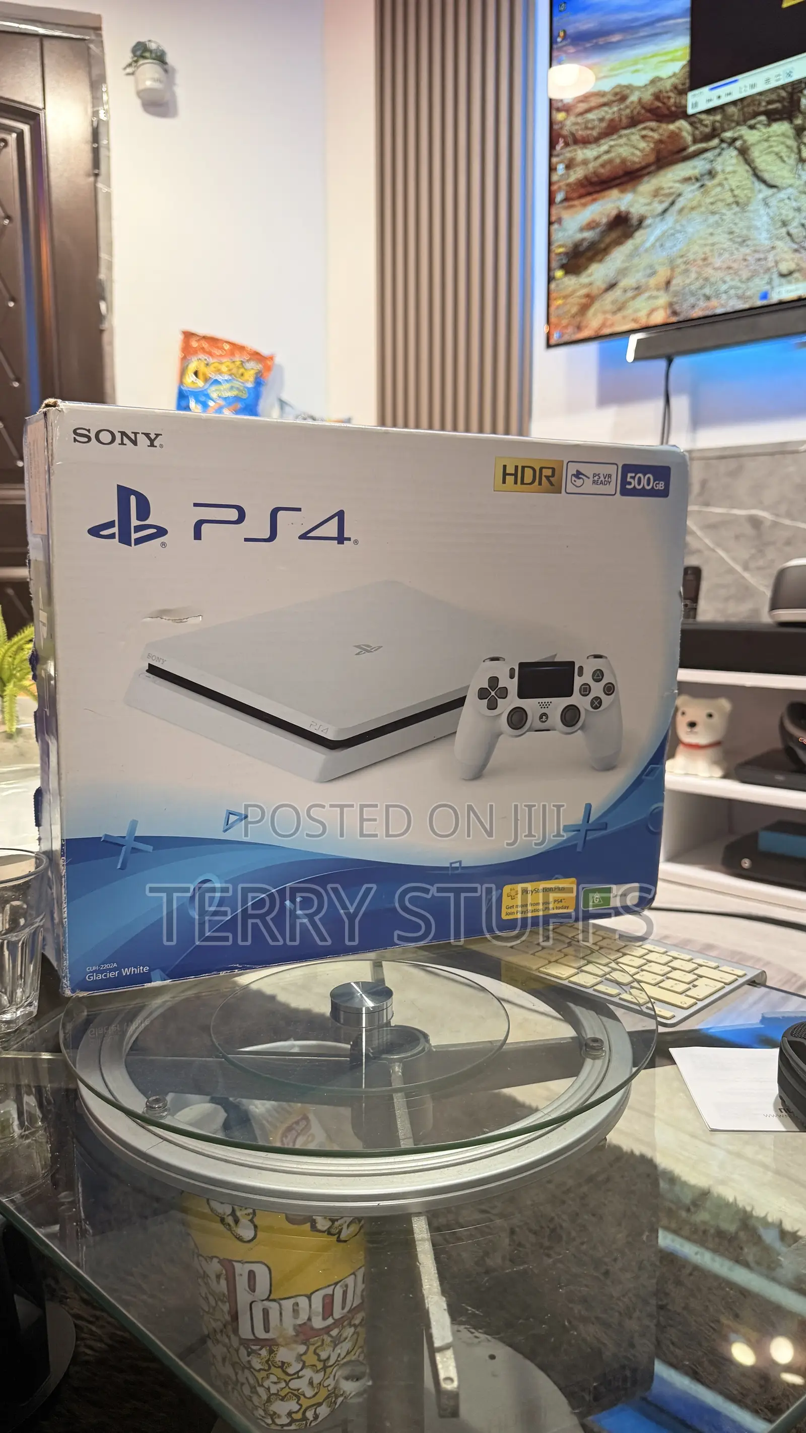 PlayStation 4 Slim (White)