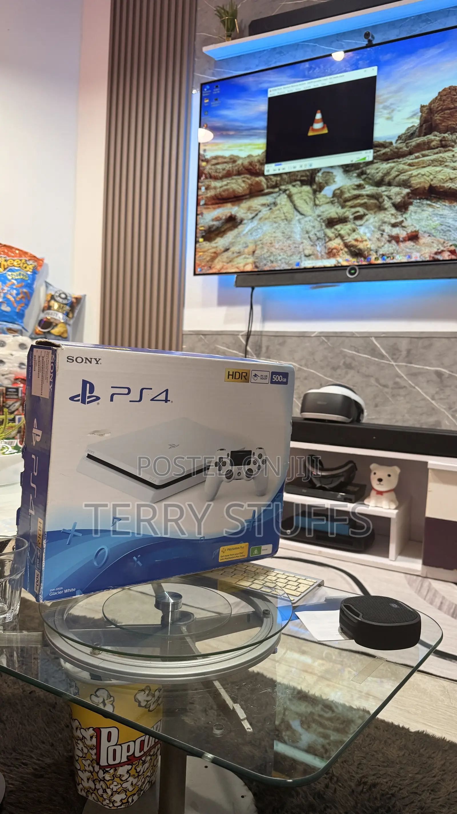 PlayStation 4 Slim (White)