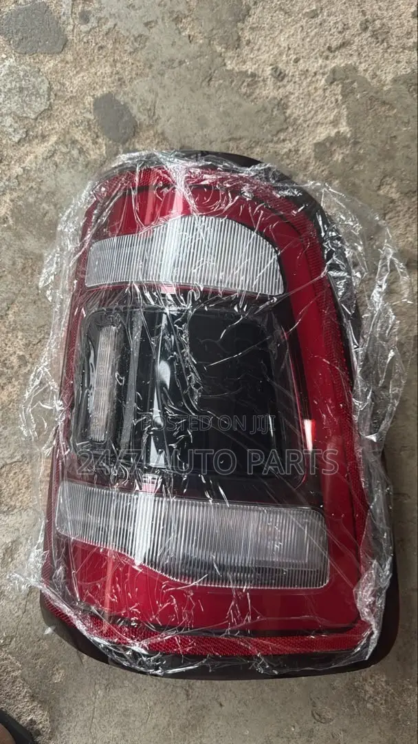 Dodge RAM 1500 Tail Light 19-24