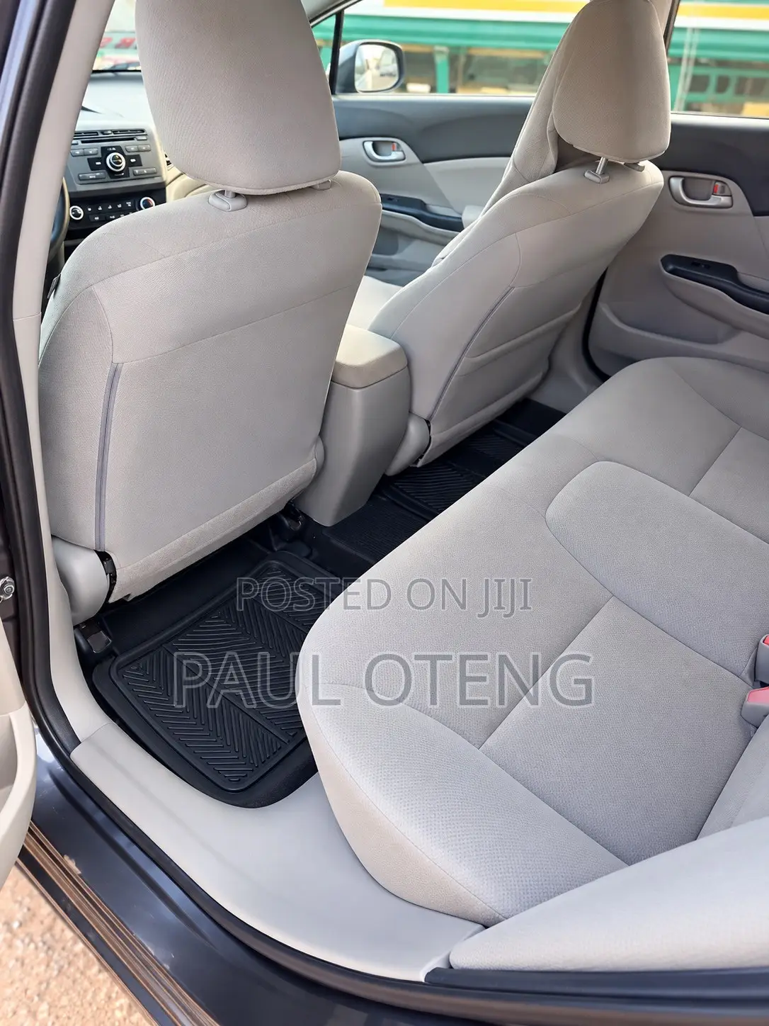 Honda Civic 1.8 5 Door Automatic 2012 Gray