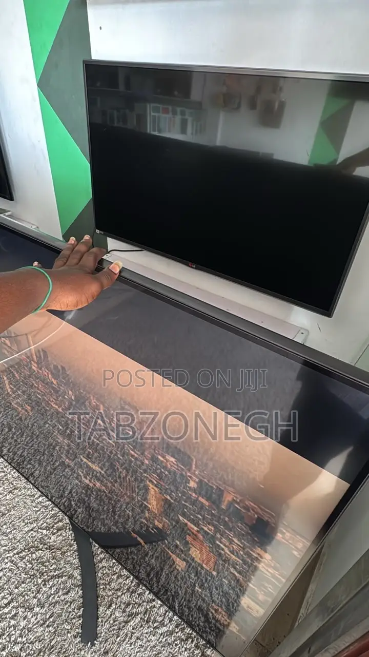 Smart LG TV 86 Inches