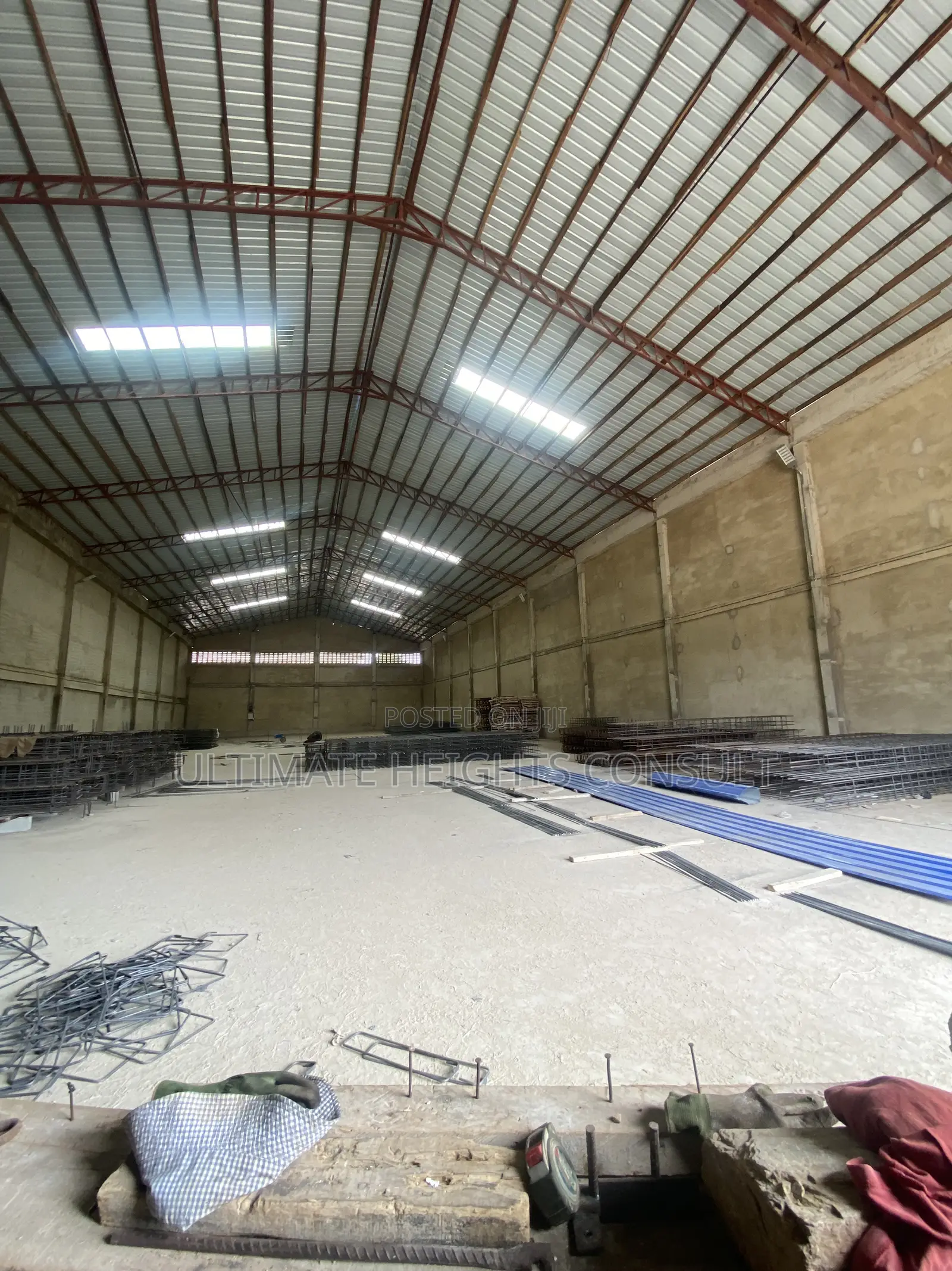Warehouse 3000 Square Meters for Rent at Spintex