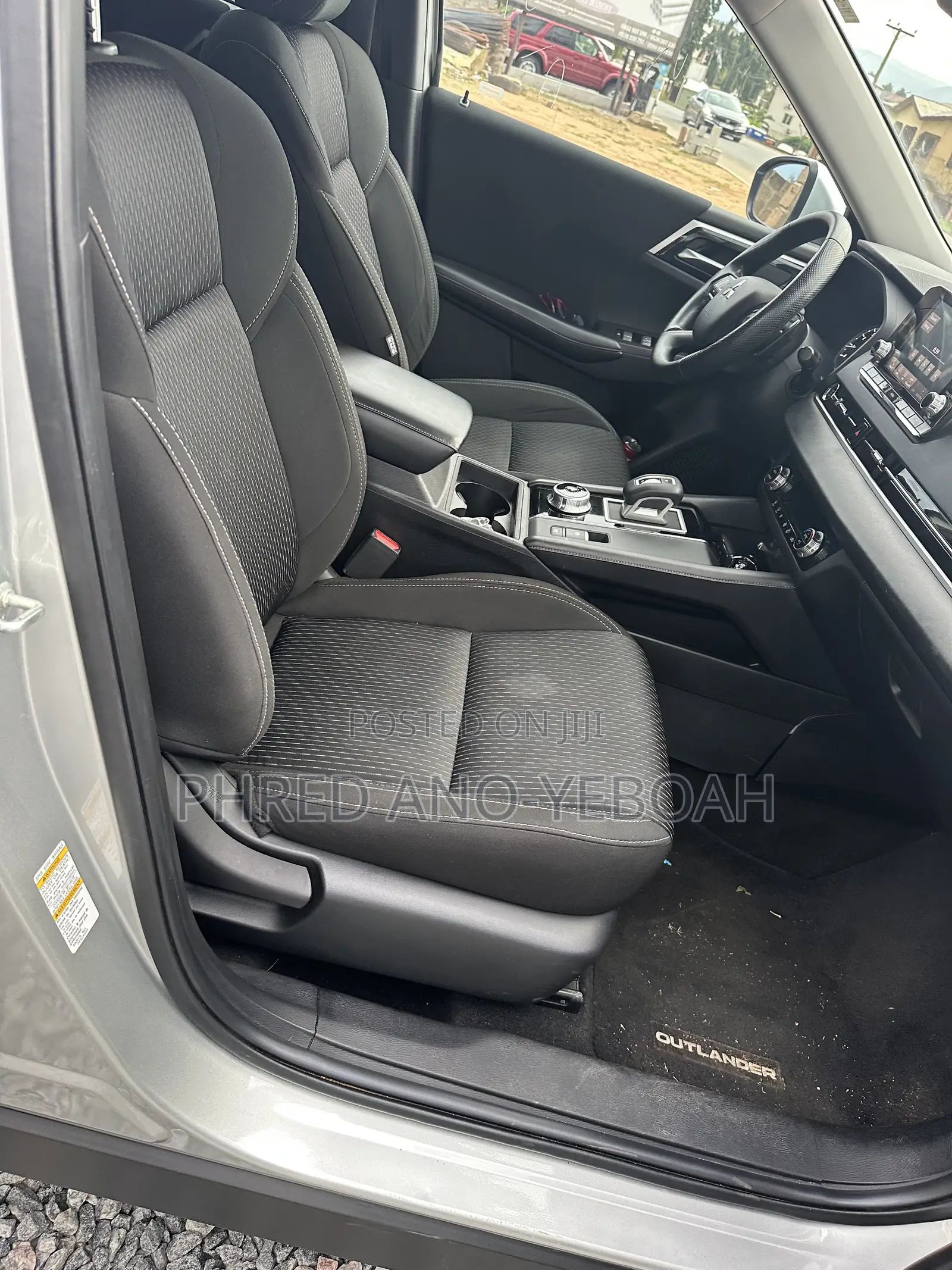 Mitsubishi Outlander SE 2022 Silver
