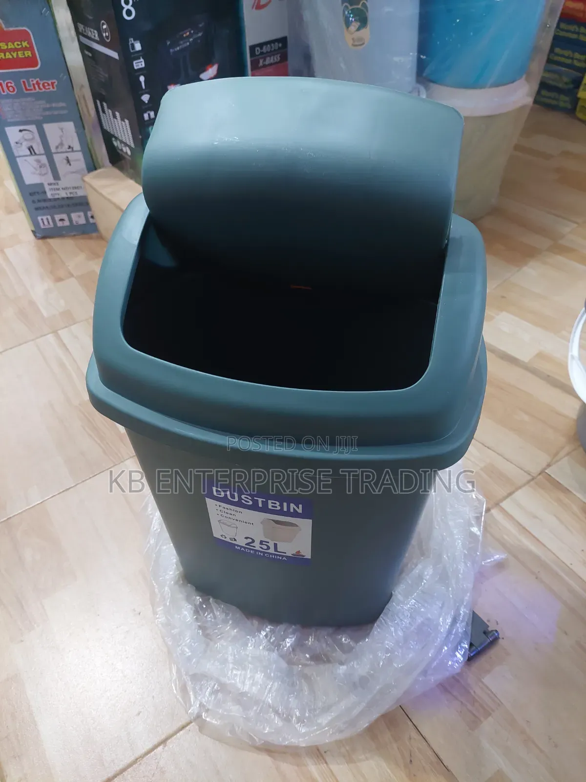 25L Green Plastic Swing-Top Dustbin