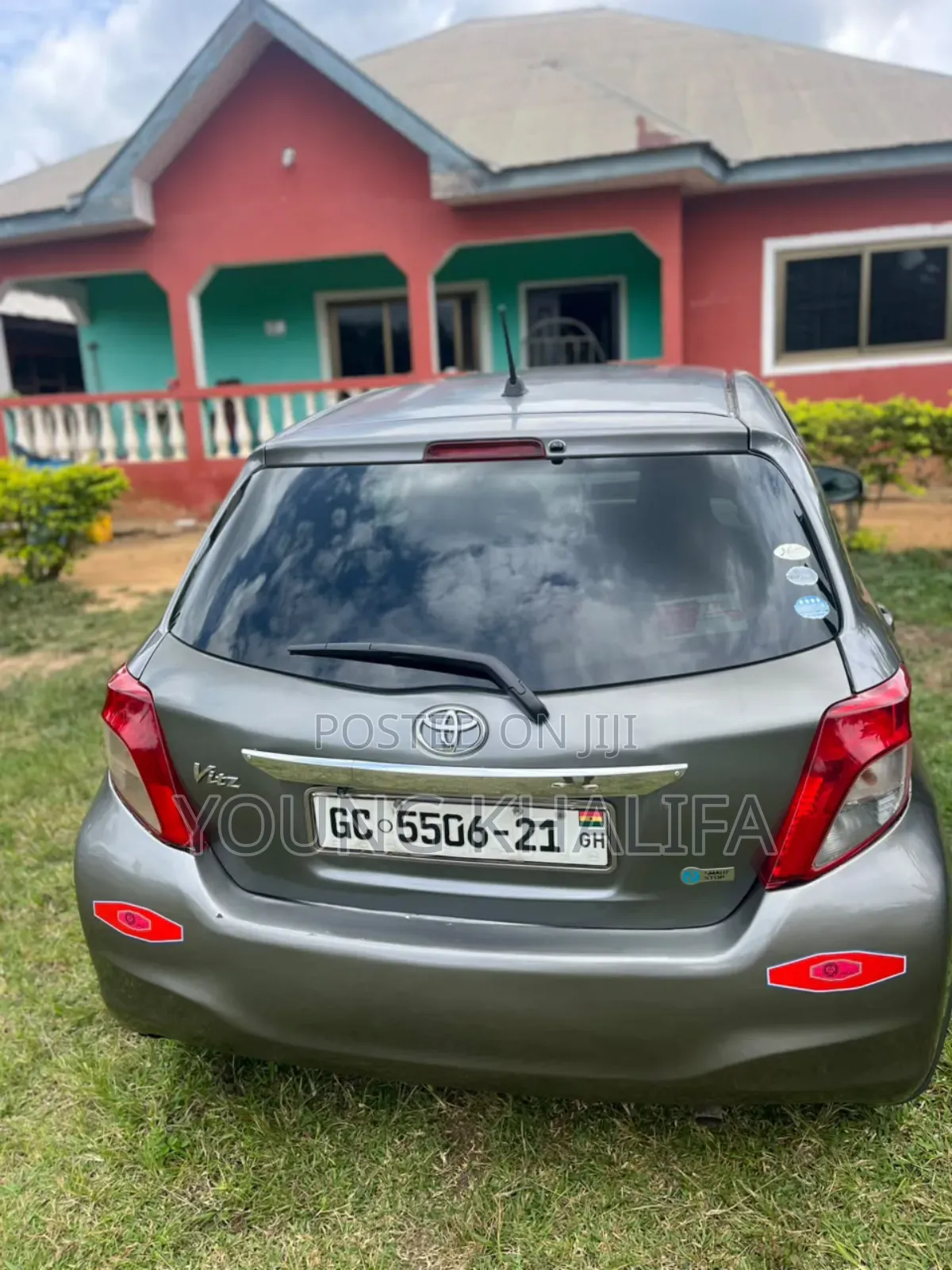 Toyota Vitz 2012 Gray
