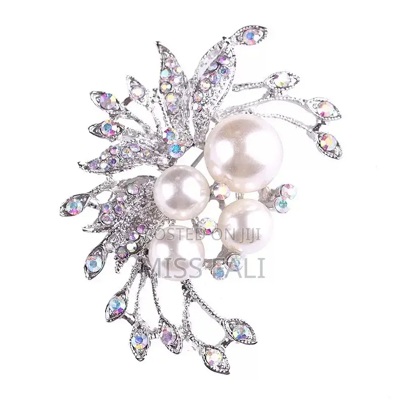 Pearl Radiance Brooch