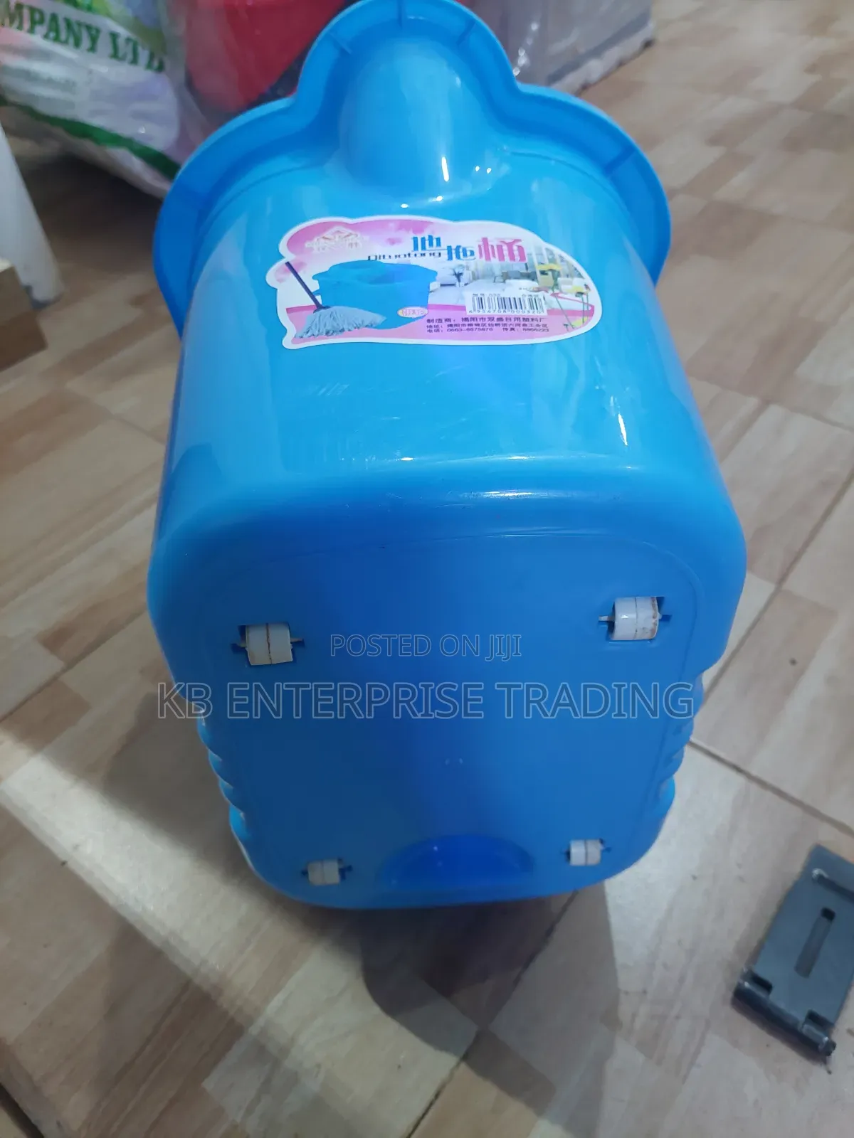 Blue Plastic Mop Bucket With Integrated Wringer