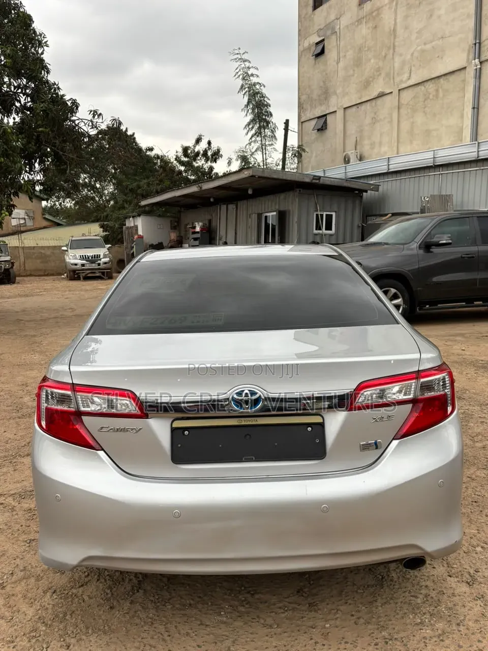 Toyota Camry XLE 4dr Sedan (2.5L 4cyl 6A) 2013 Gray