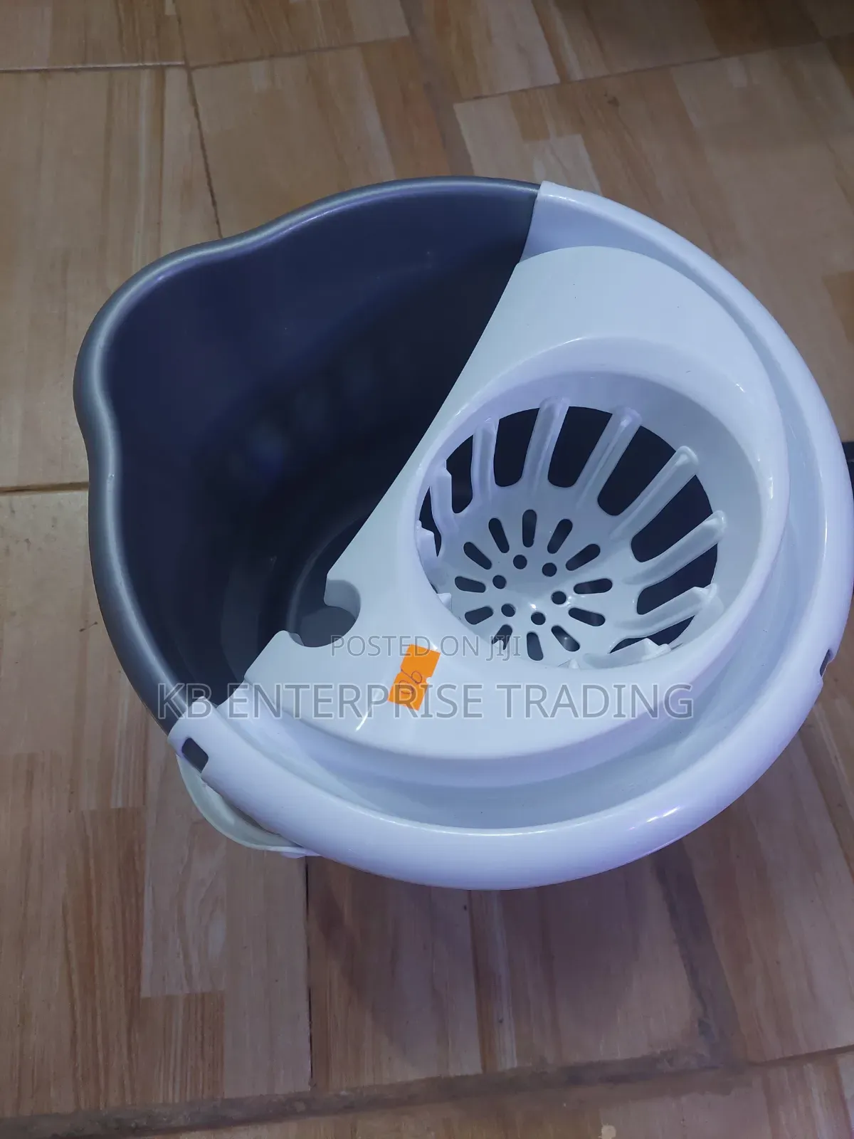 Century Grey and White Plastic Mop Bucket With Built-in Wringer