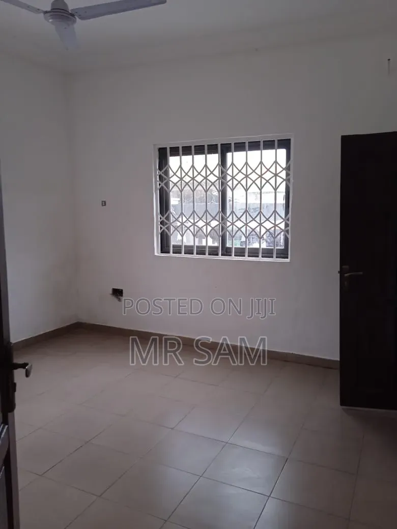 2bdrm Apartment in Ablekuma Odumase, Olebu for rent