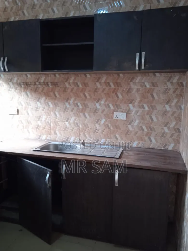 2bdrm Apartment in Ablekuma Odumase, Olebu for rent
