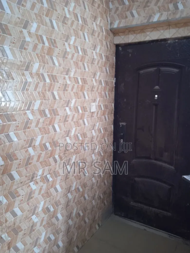 2bdrm Apartment in Ablekuma Odumase, Olebu for rent