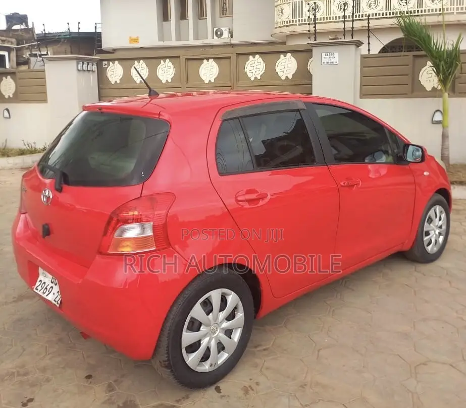 Toyota Vitz 1.5 FWD 5dr 2010 Red