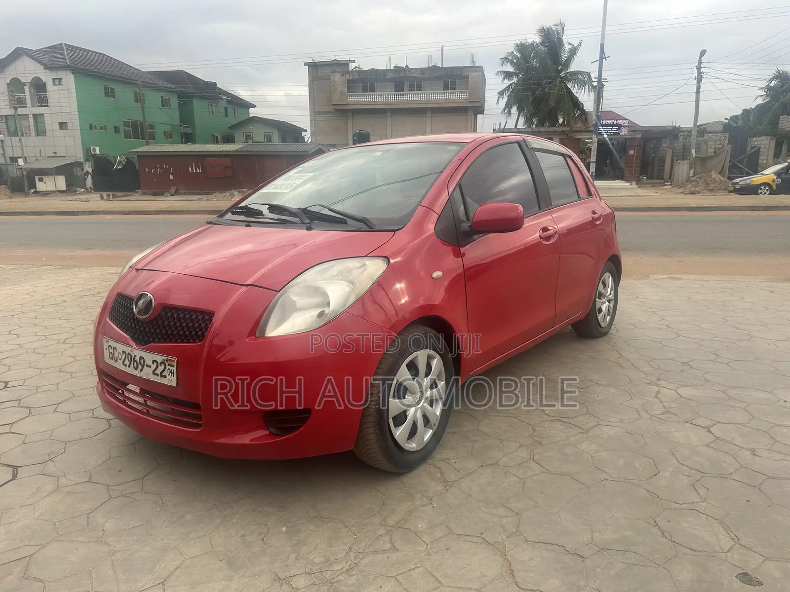 Toyota Vitz 1.5 FWD 5dr 2010 Red