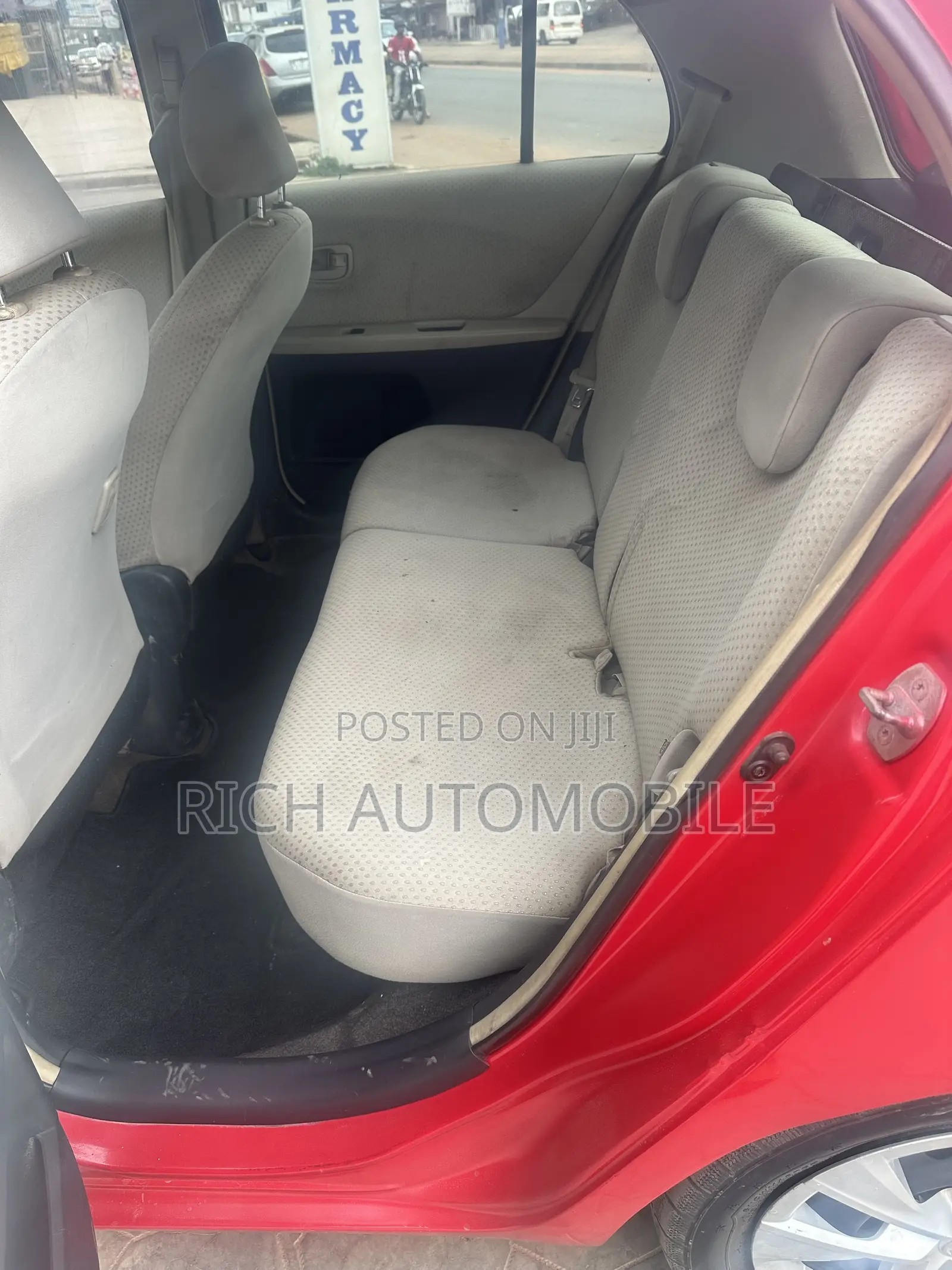 Toyota Vitz 1.5 FWD 5dr 2010 Red