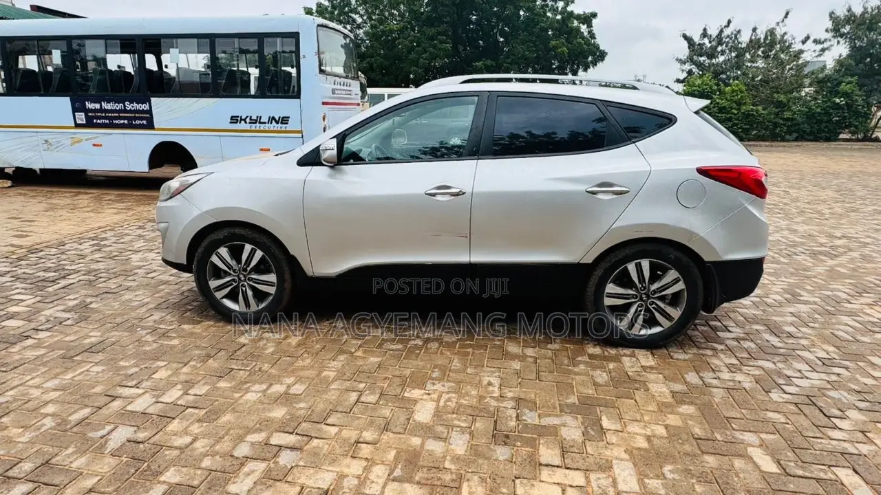 Hyundai Tucson Limited AWD 2013 Silver