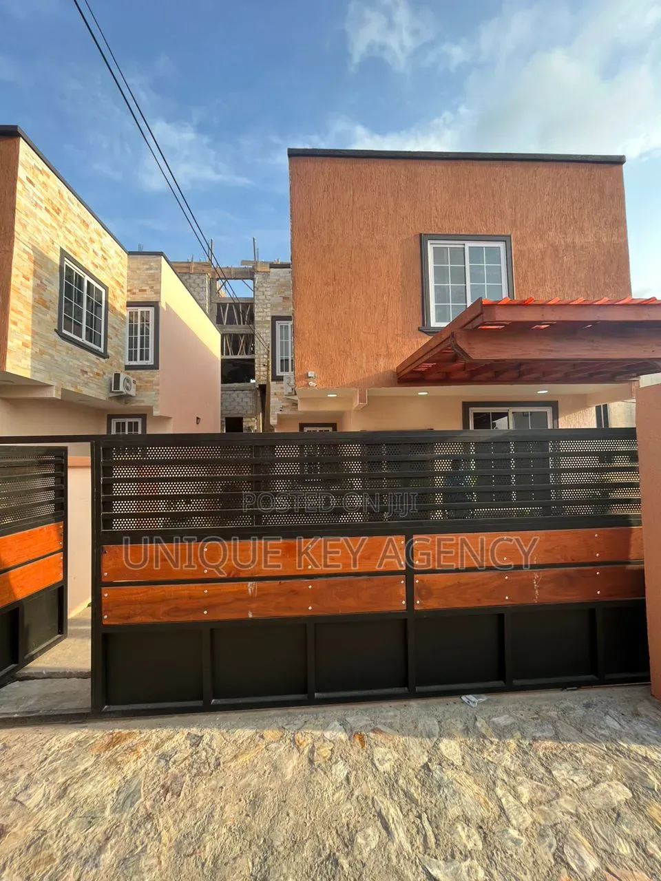 2bdrm House in Unique Key Agency, Airport Residential Area for rent