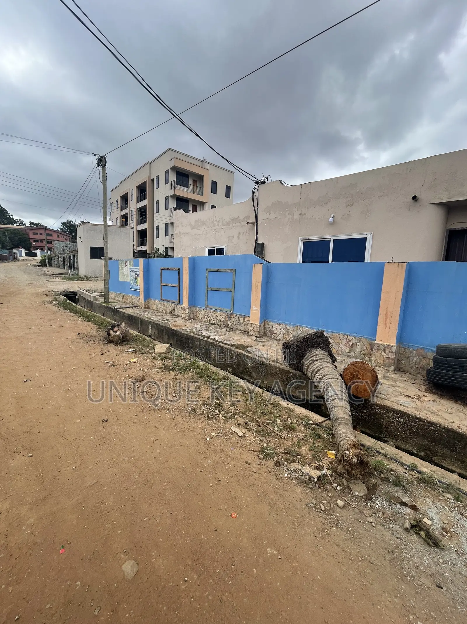 6bdrm House in Unique Key Agency, Achimota for sale