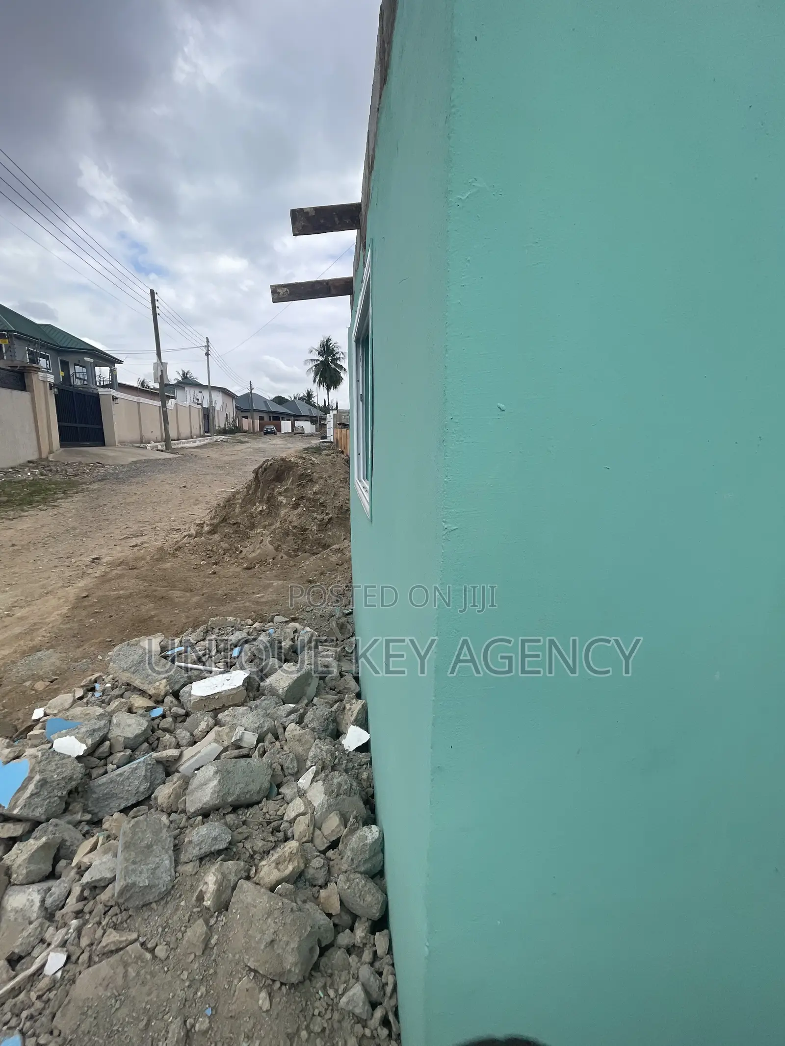 6bdrm House in Unique Key Agency, Achimota for sale