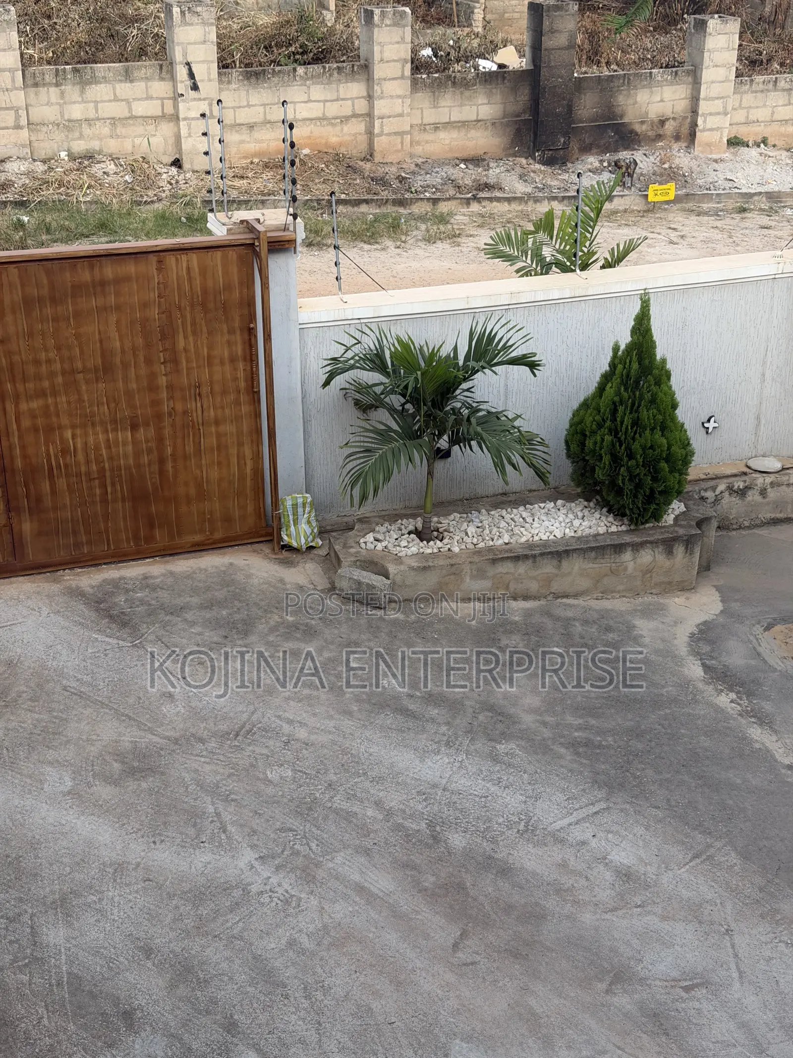 Furnished 6bdrm Mansion in Santasi-Oteng, Kumasi Metropolitan for sale