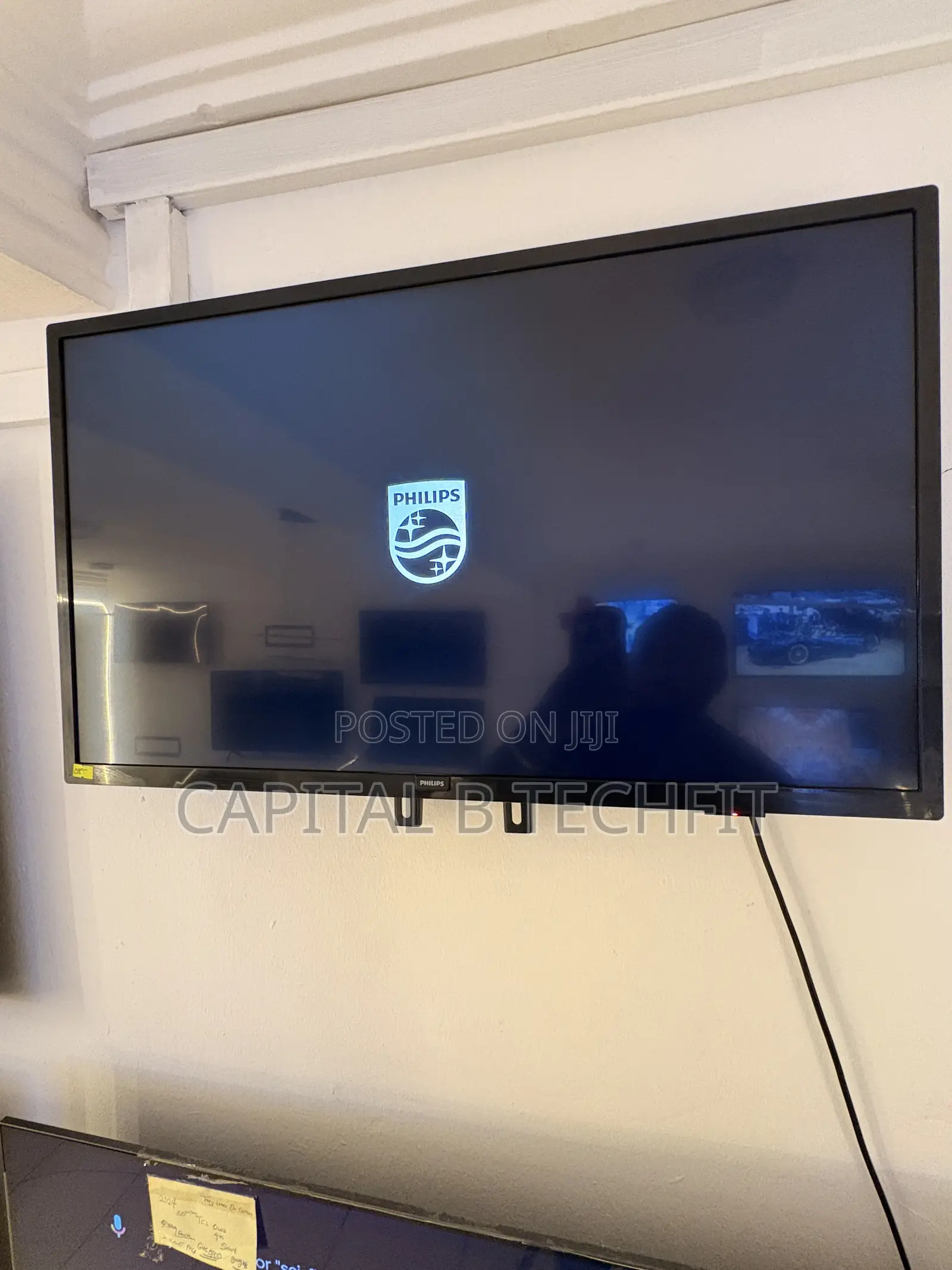 32inches Full Digital Satellite Android UHD HDR Smart Phillps TV