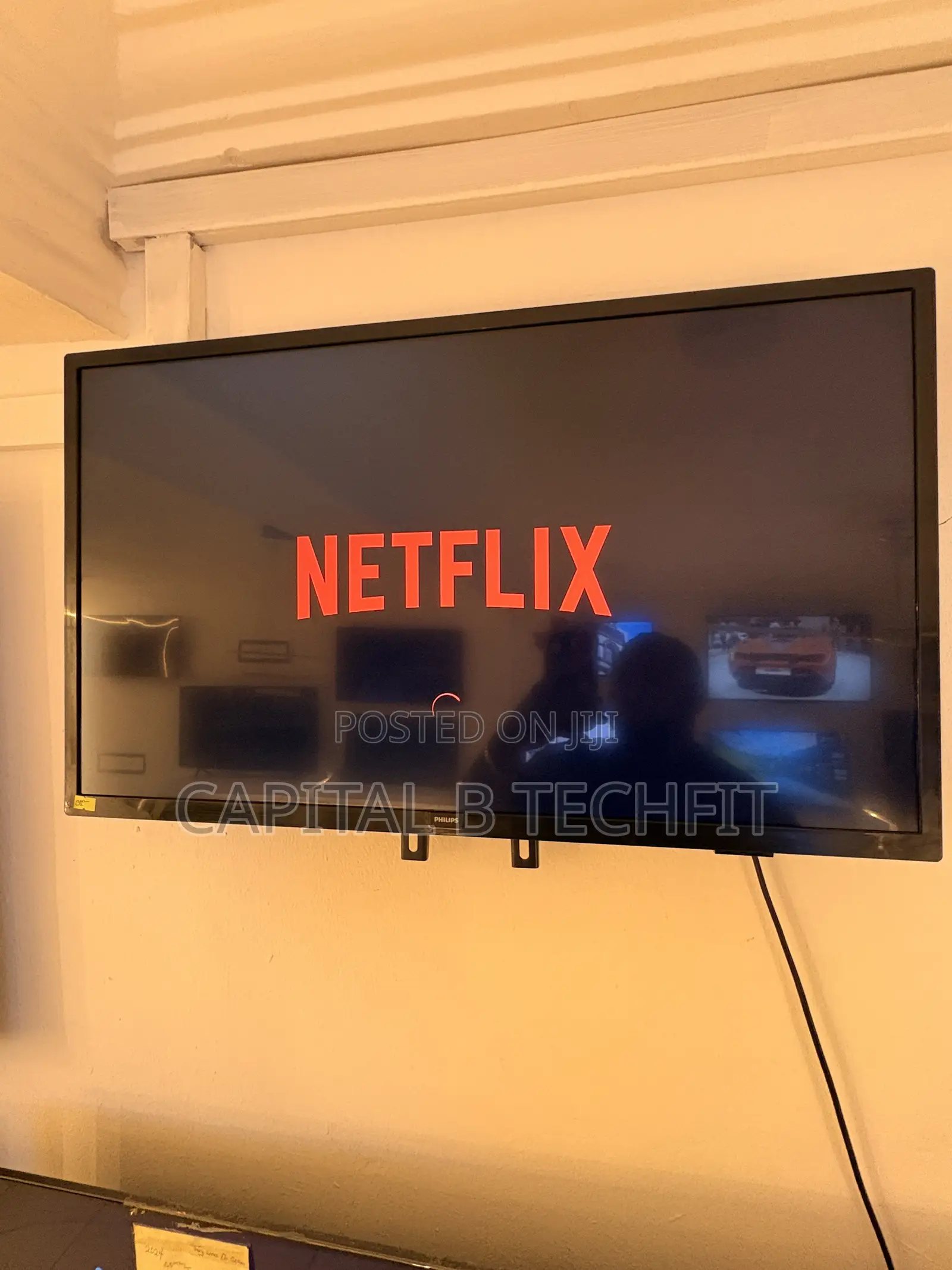 32inches Full Digital Satellite Android UHD HDR Smart Phillps TV