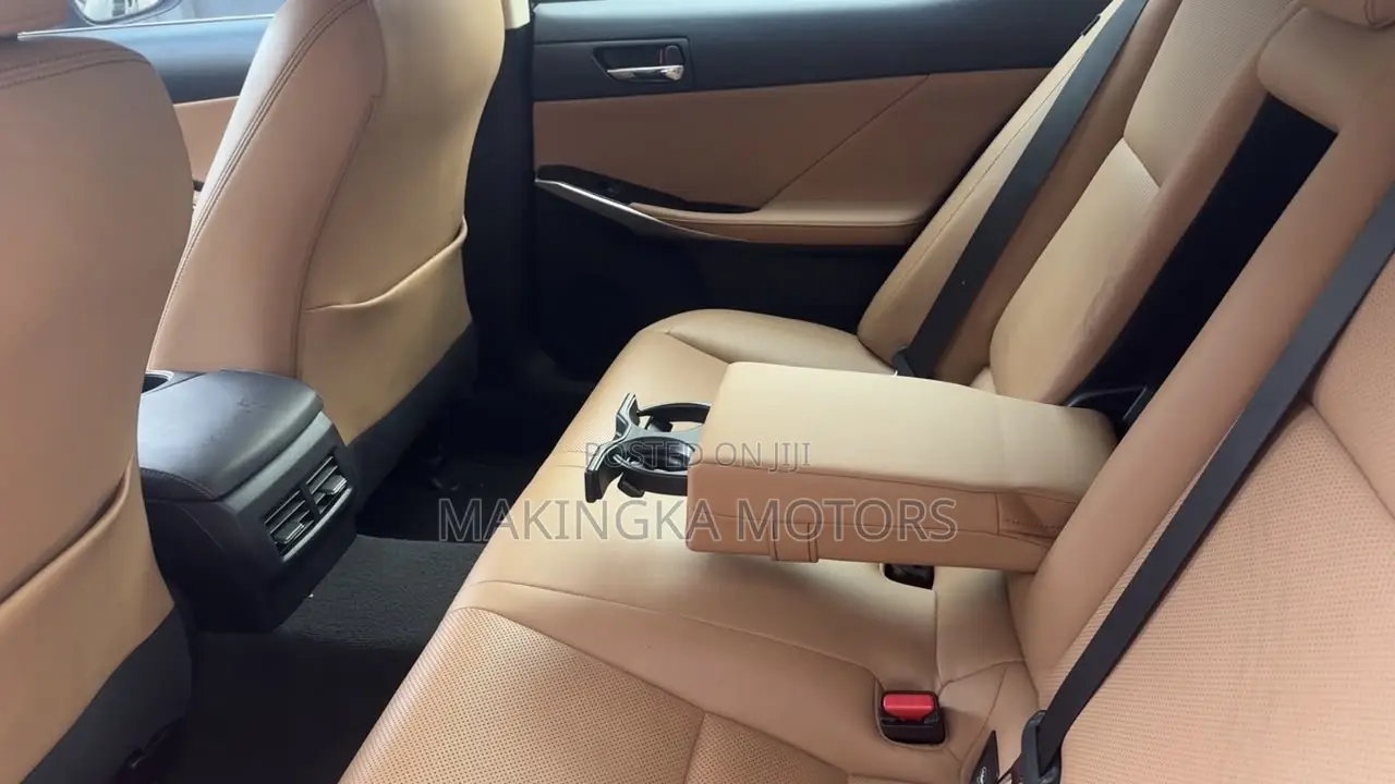 Lexus IS 200t 2016 Black